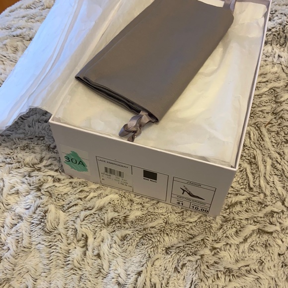 Brand New Lace Embroidery black Dior shoes - Picture 4 of 6